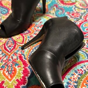 Nine West peep toe